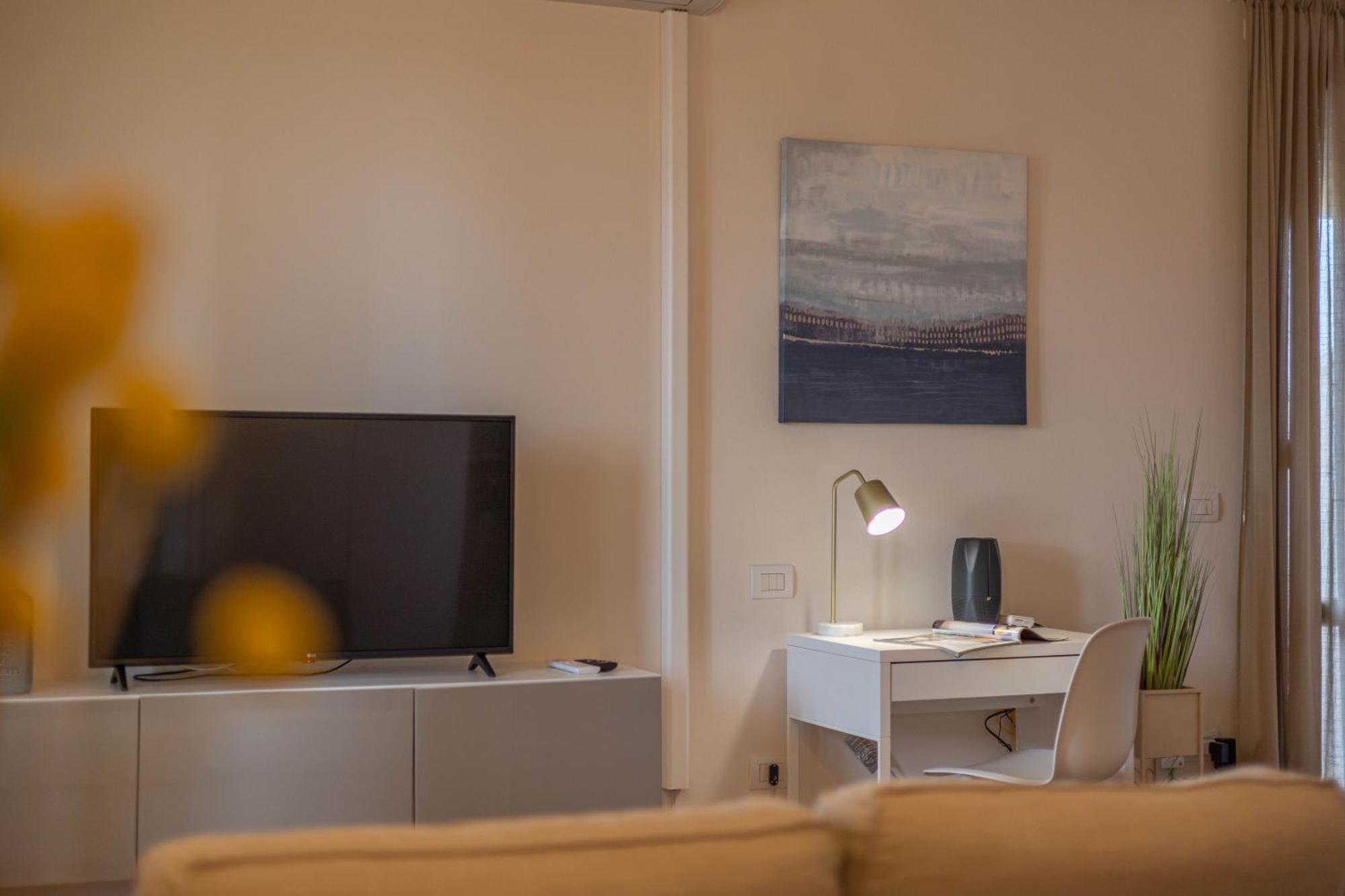 Comforthouse Luxury Vacancy 拉文纳 外观 照片