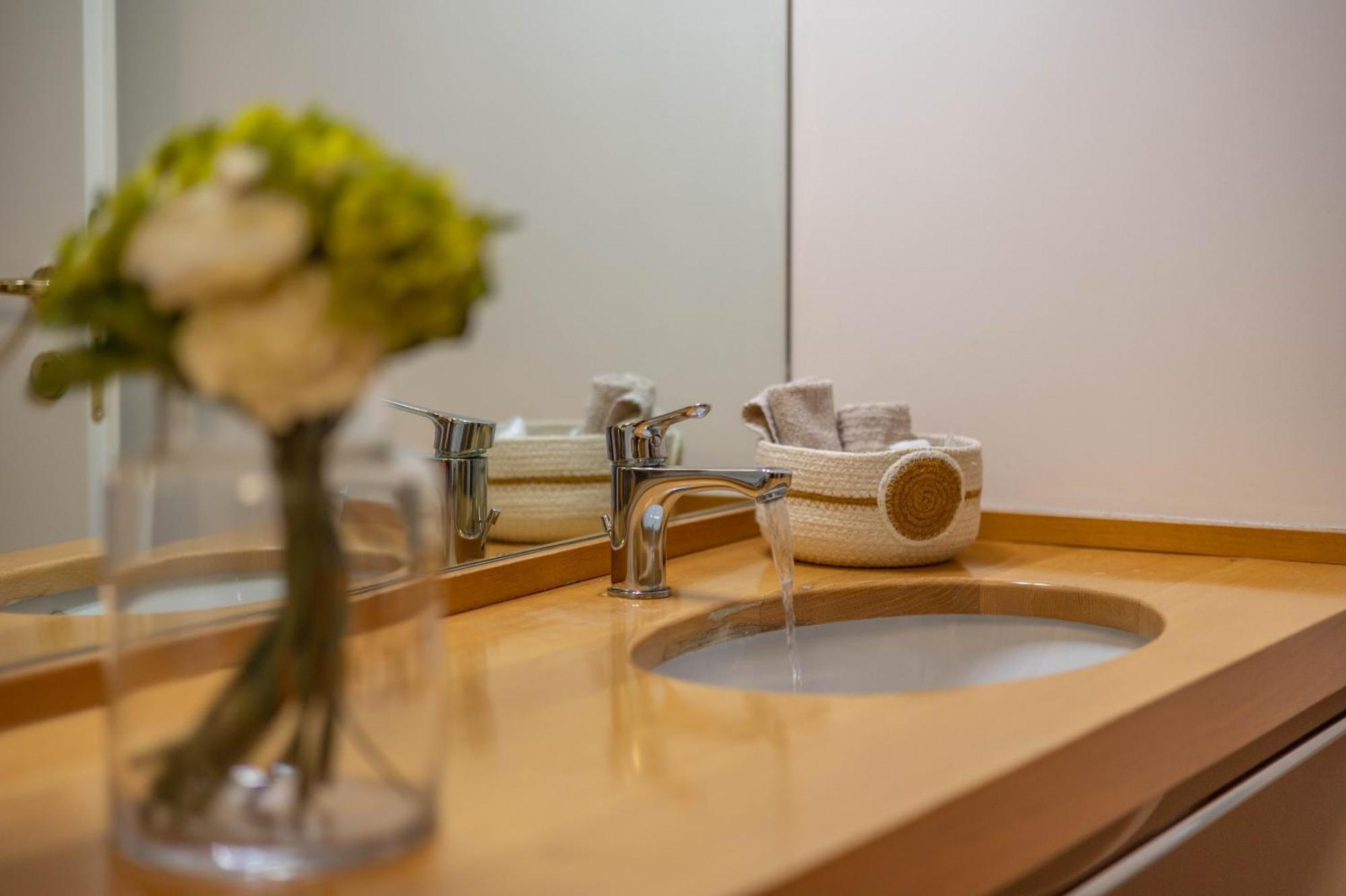 Comforthouse Luxury Vacancy 拉文纳 外观 照片
