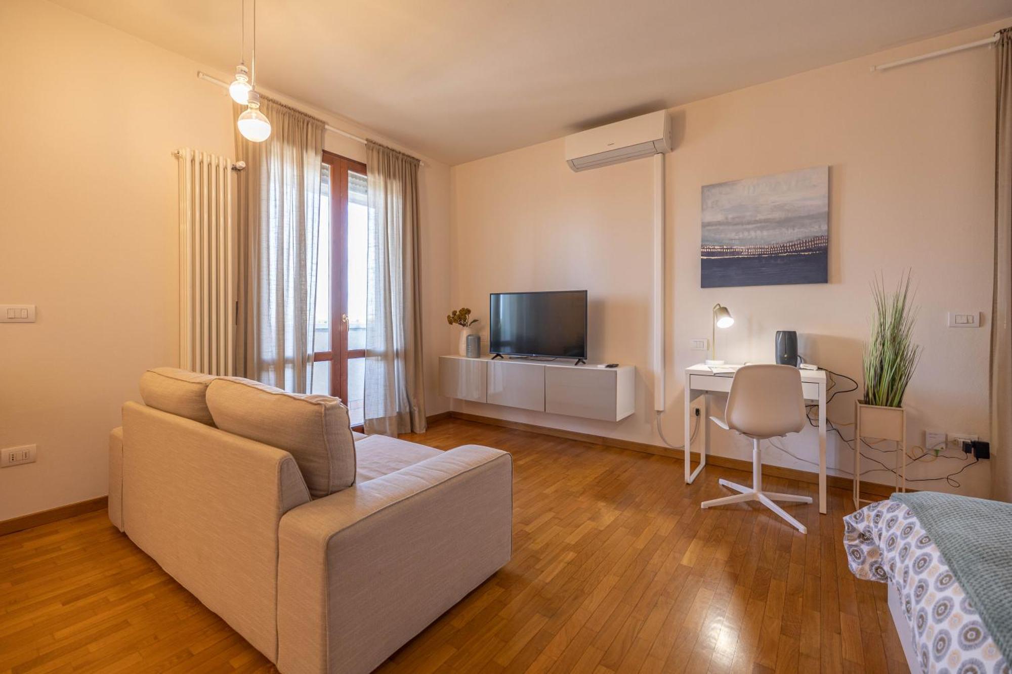 Comforthouse Luxury Vacancy 拉文纳 外观 照片